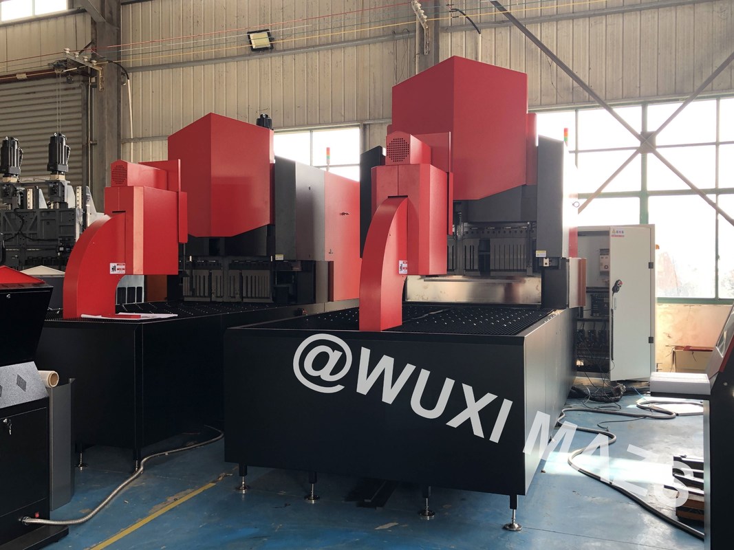 15 Axis Automatic Panel Bender Accurate Steel Plate Bender 2000mm 380V